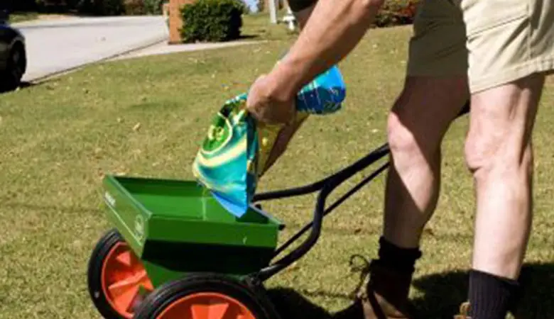 Lawn-fertilizer-bag-40-pounds