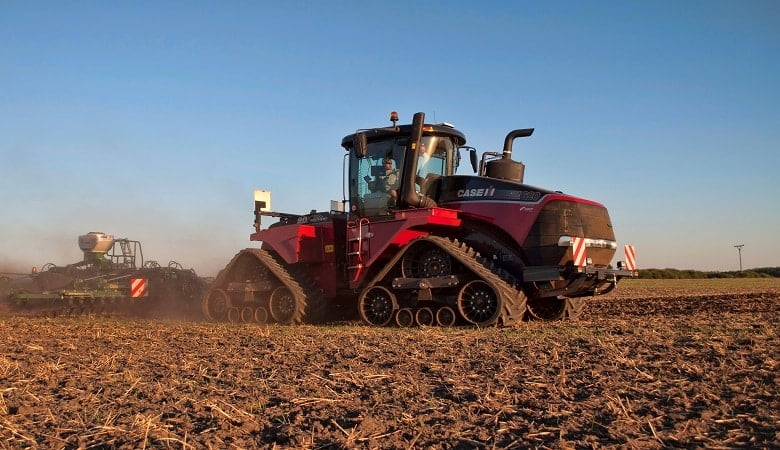 4k case ih steiger 620 quadtrac crawler tractor 2020 tractors plowing field