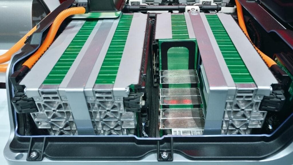 Why are Electric Car Batteries so Heavy